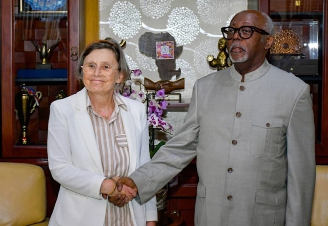 06ba6d89-3d6c-4e79-9e2a-88f7bbe9