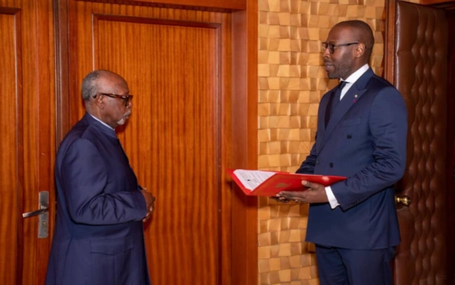 09e1bb3e-93c7-415d-af41-cb1a74943096