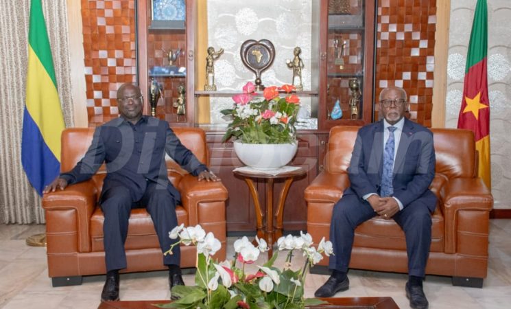VISITE DE COURTOISIE DU TRES HONORABLE REGIS ONANGA NDIAYE AU MINREX