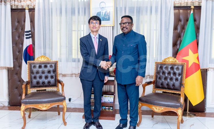AUDIENCE ACCORDEE PAR LE MINDELCOM A S.E. NAM LI-WOOK, AMBASSADEUR DE LA REPUBLIQUE DE COREE ARRIVE EN FIN DE SEJOUR AU CAMEROUN